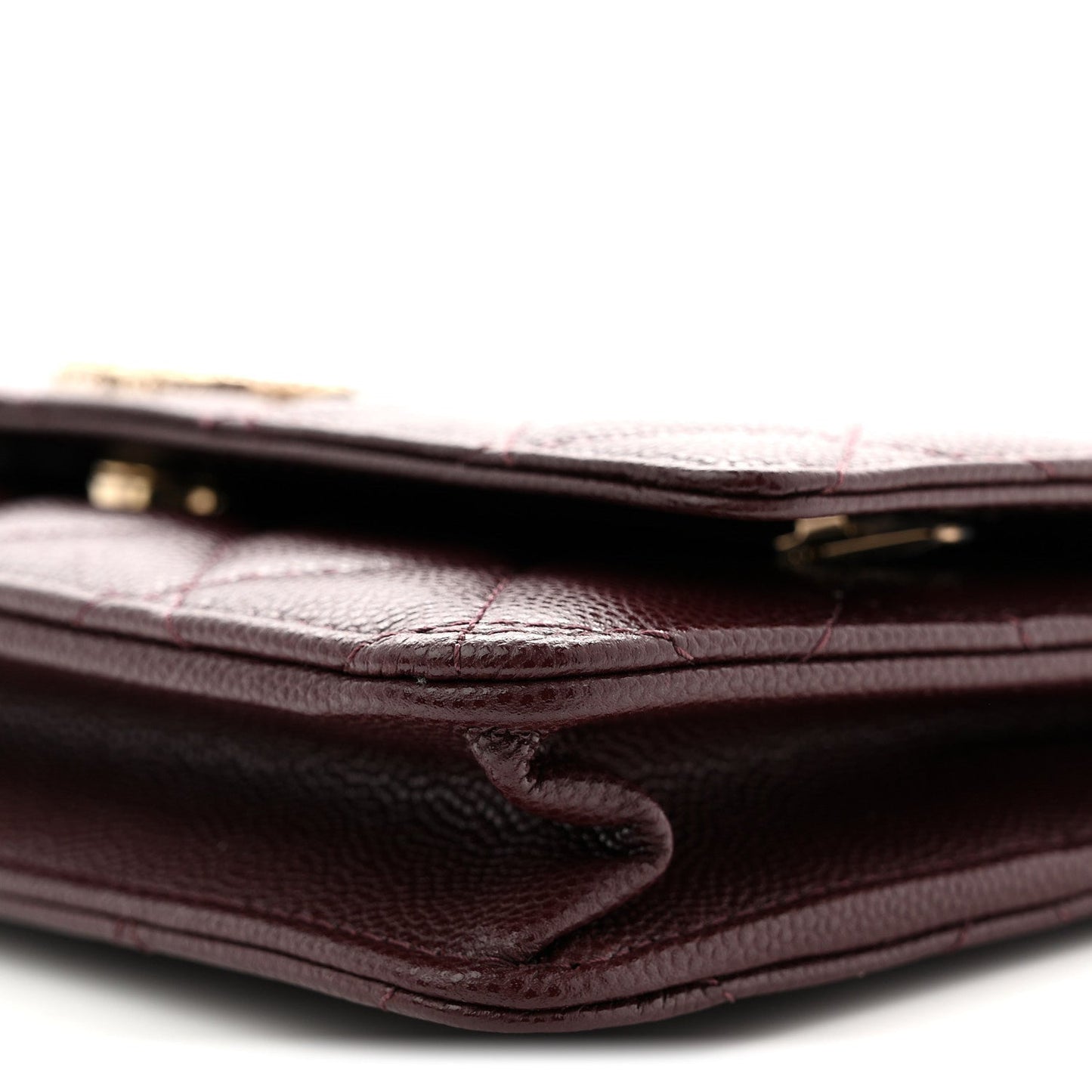 Shiny Caviar Quilted Strass Wallet On Chain WOC Bordeaux
